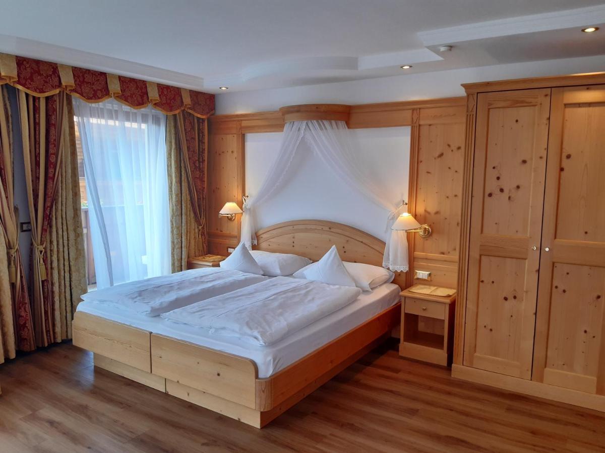 Garni Franca B&B Selva di Val Gardena Exterior foto